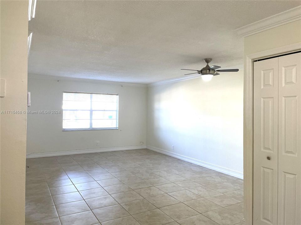 For Rent: $1,700 (1 beds, 1 baths, 705 Square Feet)