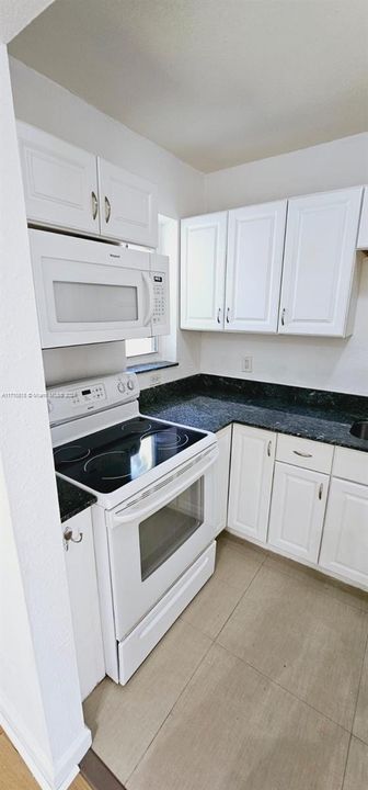 For Rent: $3,300 (3 beds, 2 baths, 1287 Square Feet)