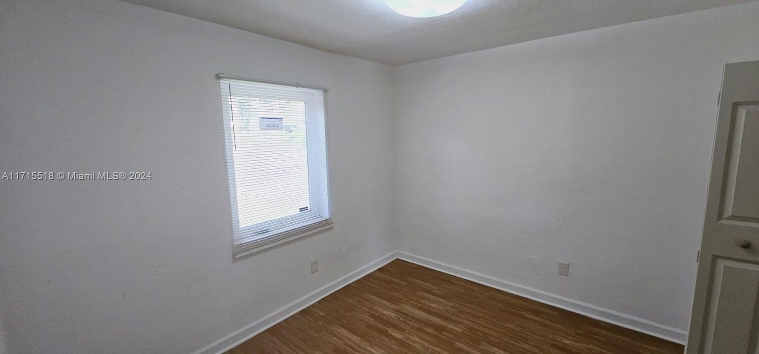 For Rent: $3,300 (3 beds, 2 baths, 1287 Square Feet)