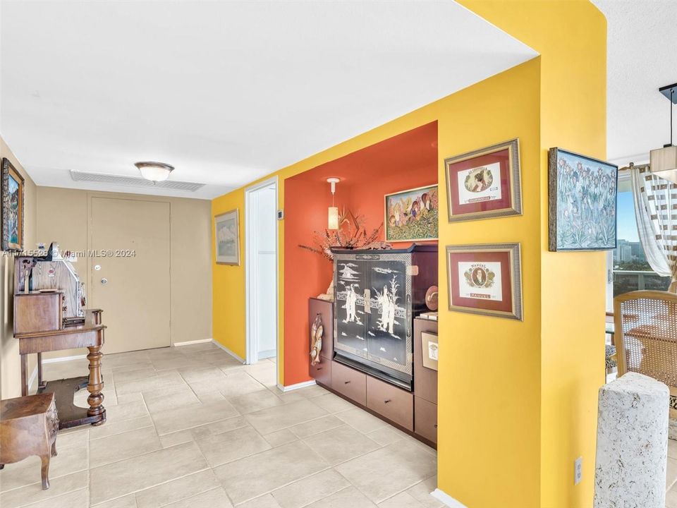 For Sale: $649,000 (2 beds, 2 baths, 1540 Square Feet)