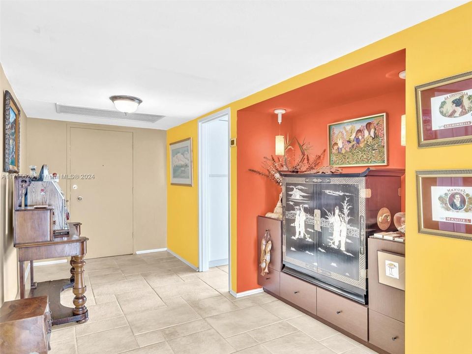 For Sale: $649,000 (2 beds, 2 baths, 1540 Square Feet)