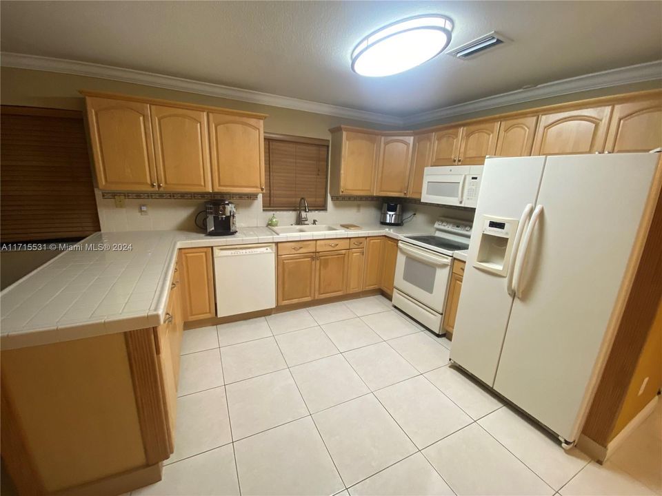 For Rent: $5,250 (3 beds, 3 baths, 2390 Square Feet)