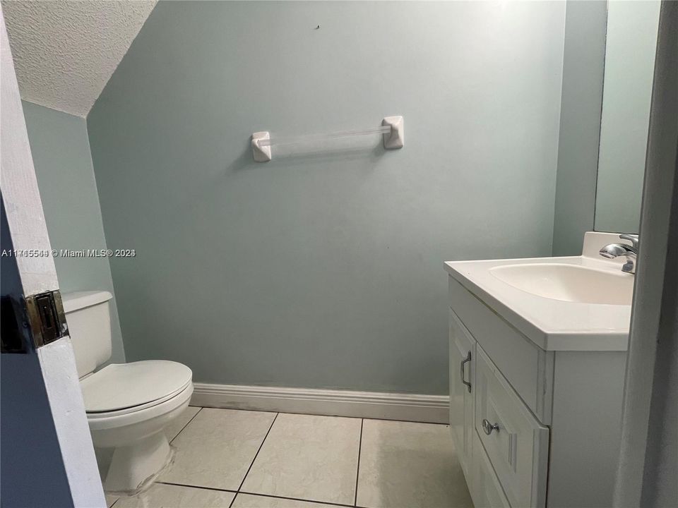 For Rent: $2,600 (3 beds, 2 baths, 1150 Square Feet)