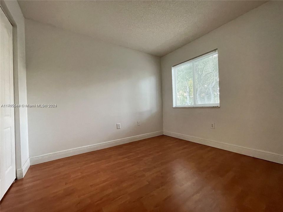 For Rent: $2,600 (3 beds, 2 baths, 1150 Square Feet)