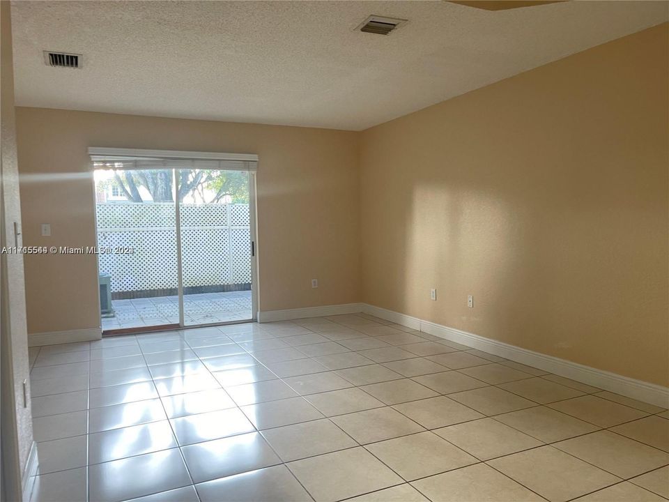 For Rent: $2,600 (3 beds, 2 baths, 1150 Square Feet)