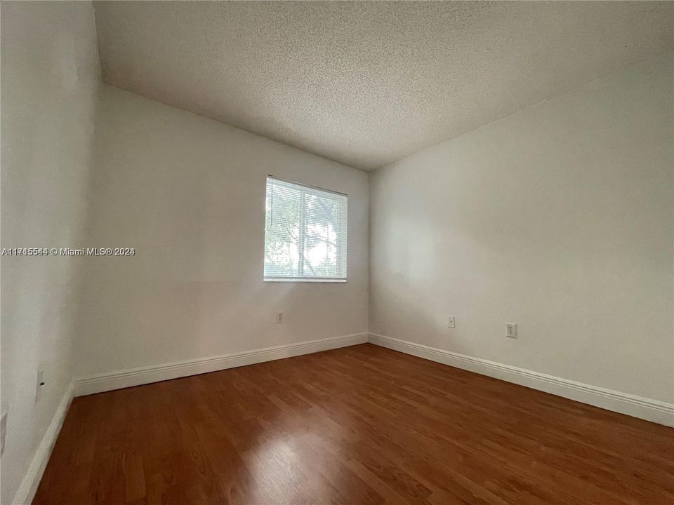 For Rent: $2,600 (3 beds, 2 baths, 1150 Square Feet)