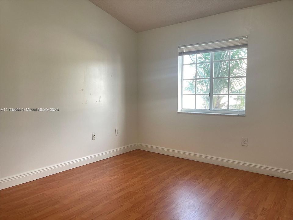 For Rent: $2,600 (3 beds, 2 baths, 1150 Square Feet)