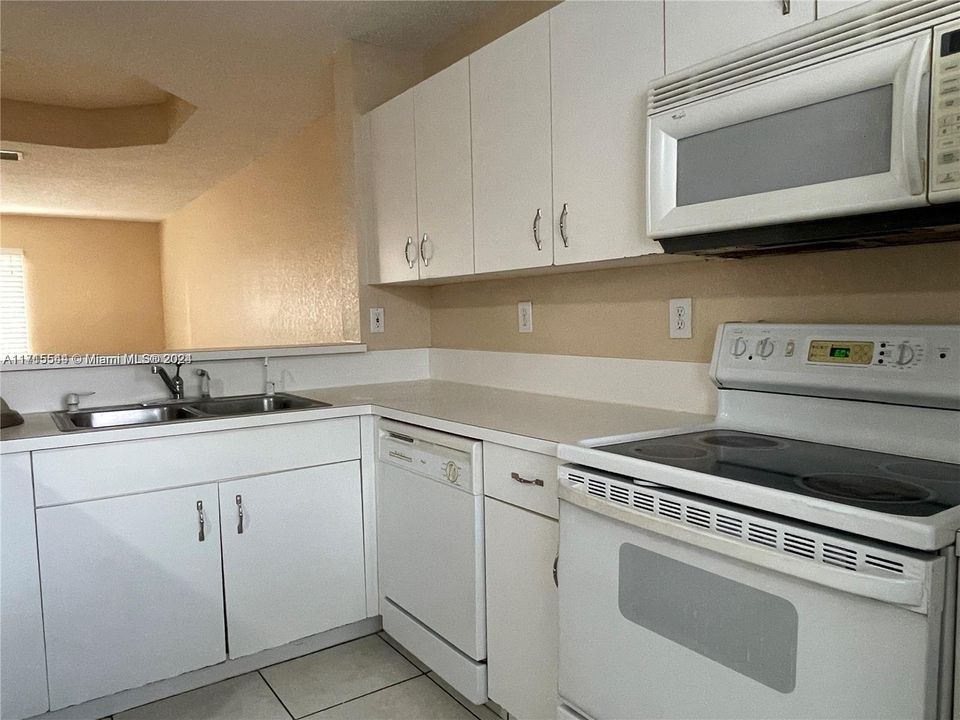 For Rent: $2,600 (3 beds, 2 baths, 1150 Square Feet)