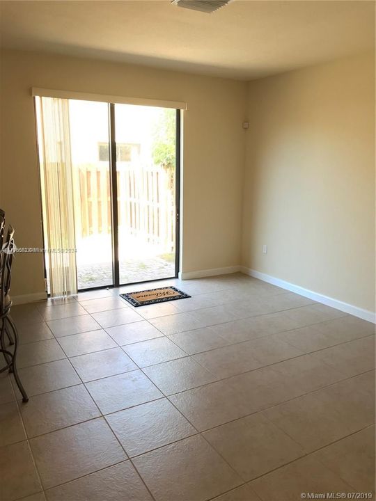 For Rent: $3,100 (4 beds, 3 baths, 1736 Square Feet)