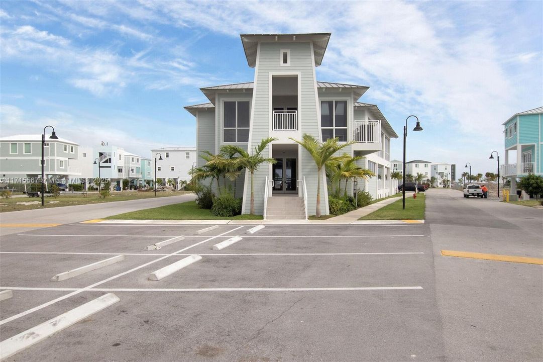 For Sale: $1,350,000 (3 beds, 3 baths, 0 Square Feet)