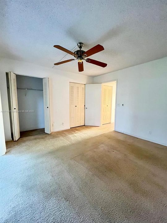 For Sale: $129,000 (1 beds, 1 baths, 685 Square Feet)