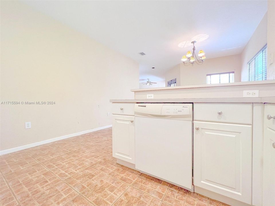 For Rent: $3,800 (3 beds, 2 baths, 1923 Square Feet)