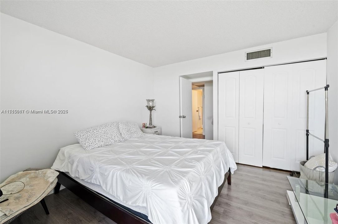 For Rent: $3,300 (2 beds, 2 baths, 1357 Square Feet)