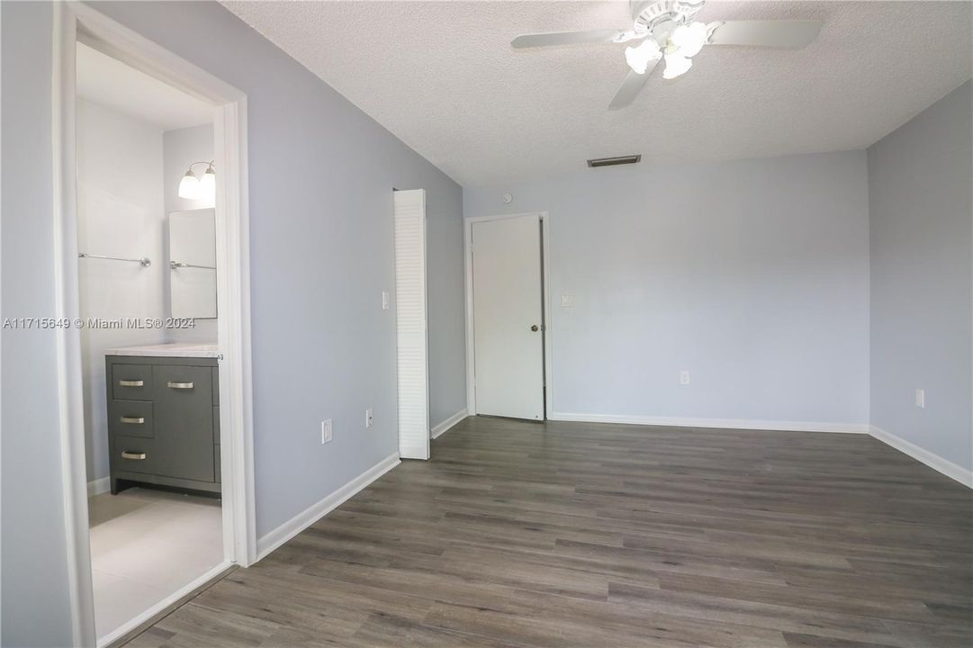 For Rent: $2,300 (2 beds, 2 baths, 1264 Square Feet)