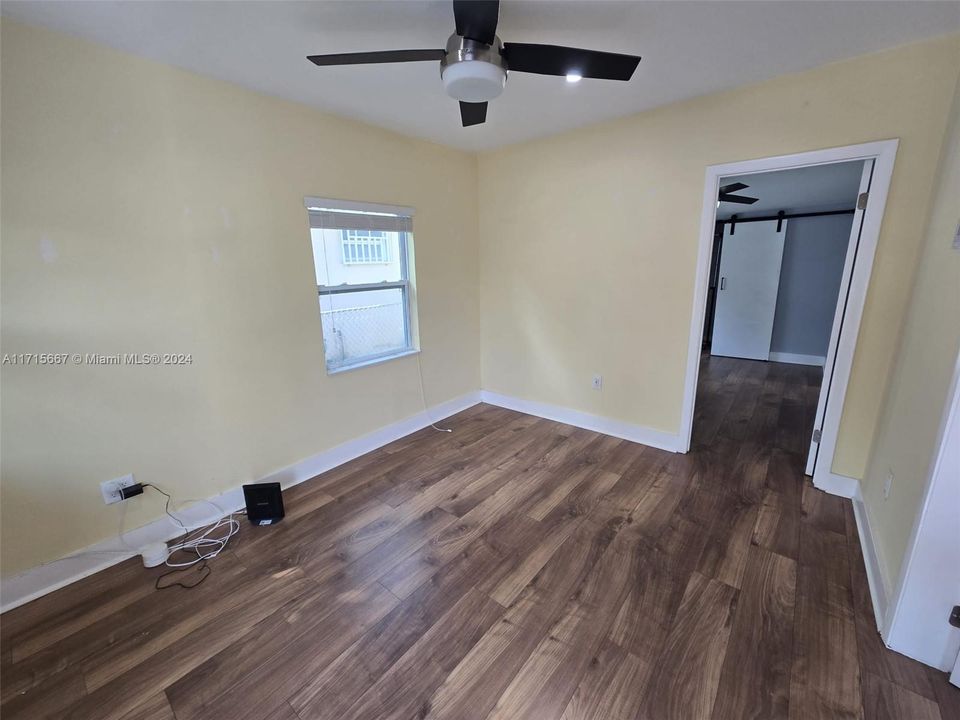 For Rent: $2,800 (2 beds, 1 baths, 952 Square Feet)