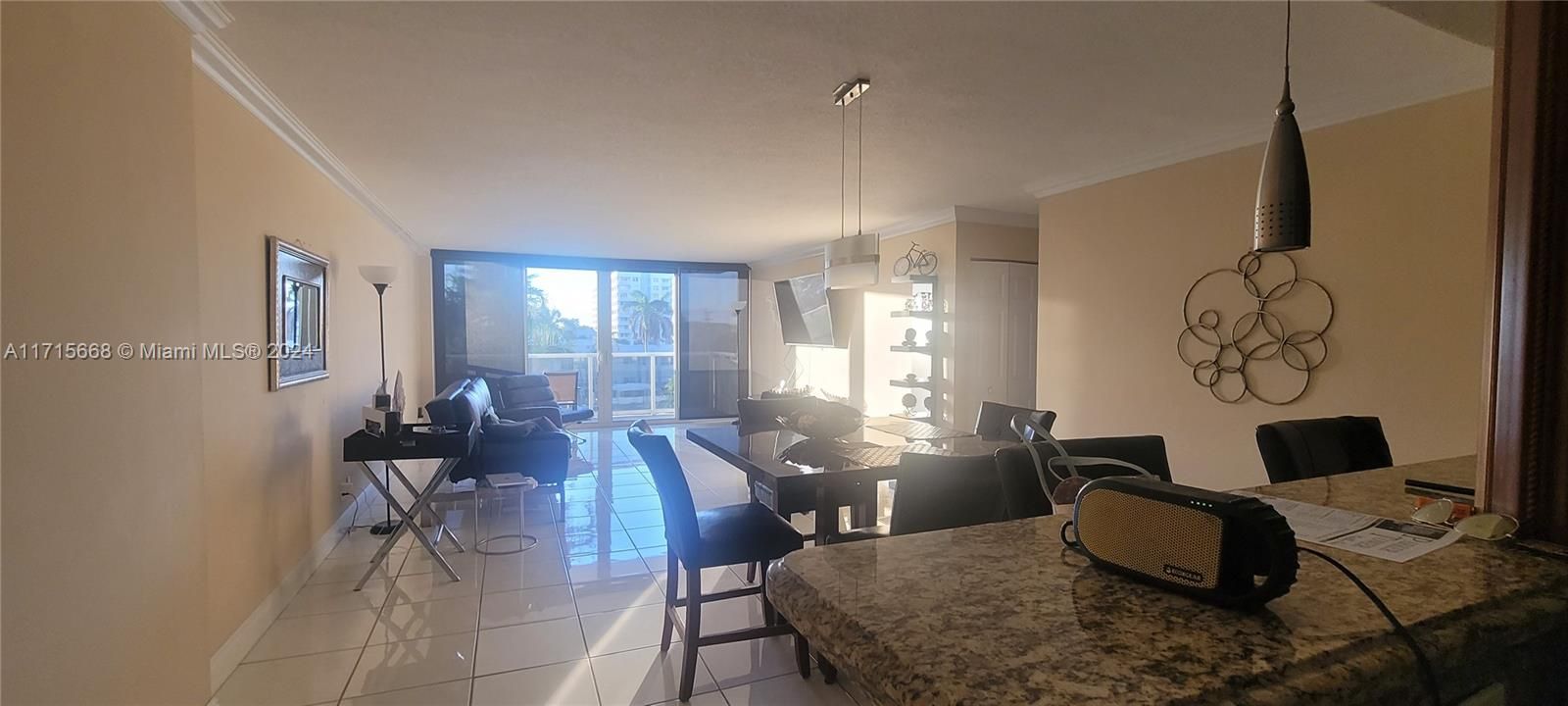 En Venta: $489,000 (2 camas, 2 baños, 1222 Pies cuadrados)