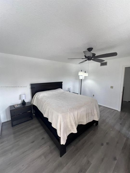 For Sale: $430,000 (2 beds, 2 baths, 1264 Square Feet)