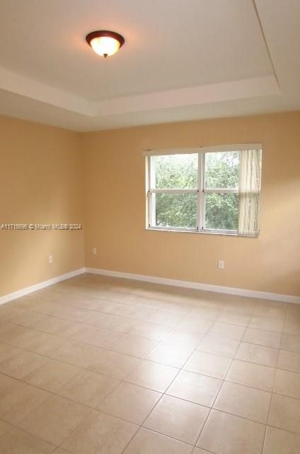 For Rent: $3,500 (5 beds, 2 baths, 2693 Square Feet)