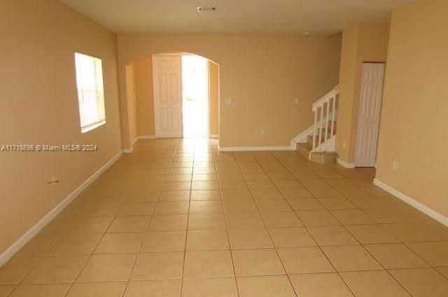 For Rent: $3,500 (5 beds, 2 baths, 2693 Square Feet)