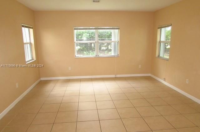 For Rent: $3,500 (5 beds, 2 baths, 2693 Square Feet)