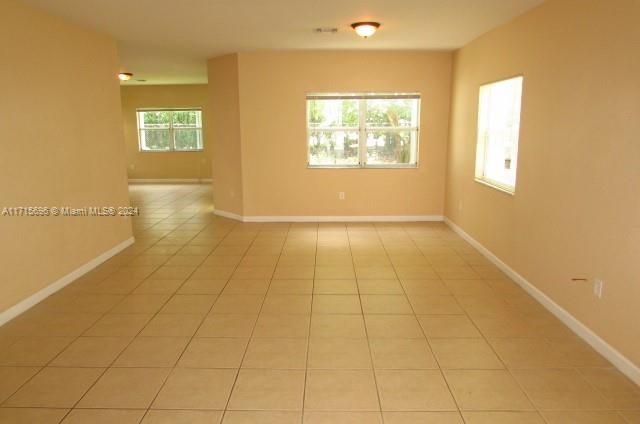 For Rent: $3,500 (5 beds, 2 baths, 2693 Square Feet)