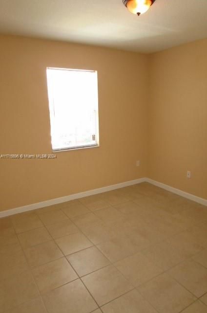 For Rent: $3,500 (5 beds, 2 baths, 2693 Square Feet)