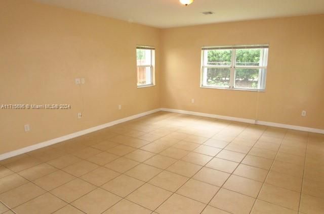 For Rent: $3,500 (5 beds, 2 baths, 2693 Square Feet)