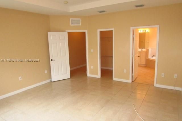 For Rent: $3,500 (5 beds, 2 baths, 2693 Square Feet)