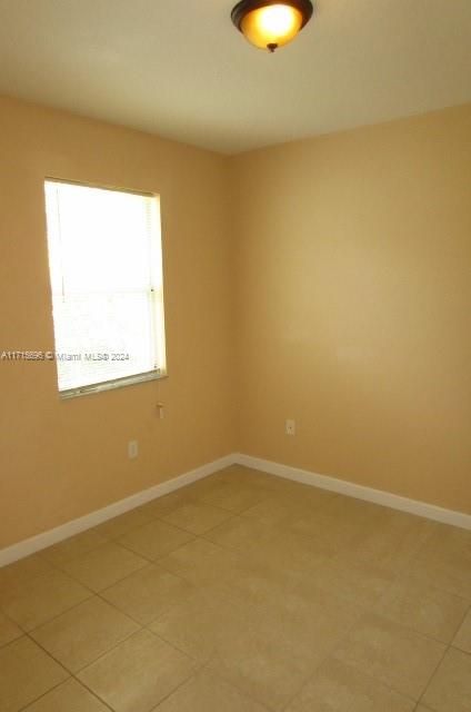 For Rent: $3,500 (5 beds, 2 baths, 2693 Square Feet)