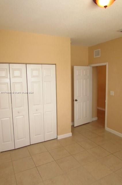 For Rent: $3,500 (5 beds, 2 baths, 2693 Square Feet)