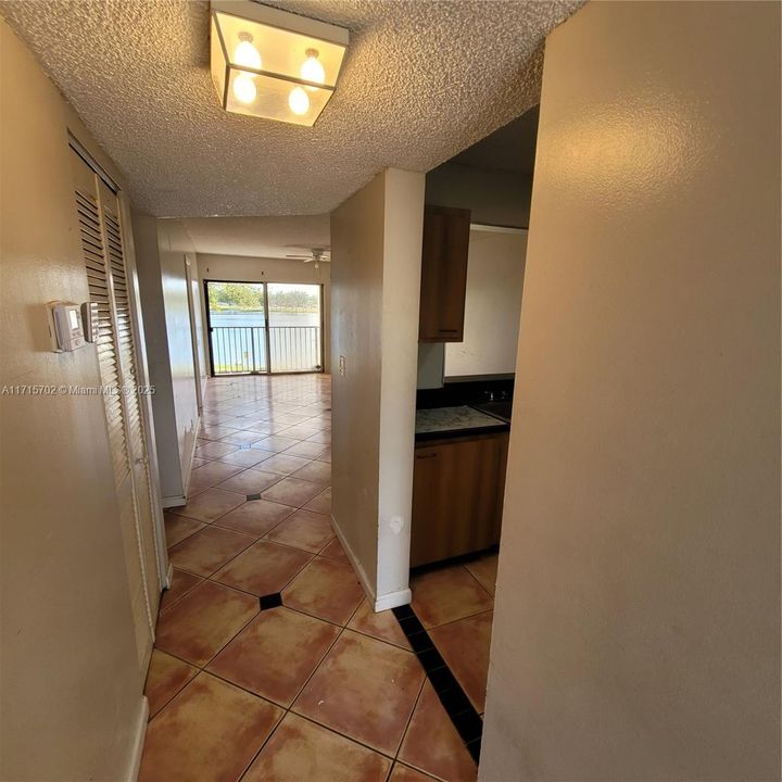 For Rent: $2,100 (2 beds, 2 baths, 832 Square Feet)