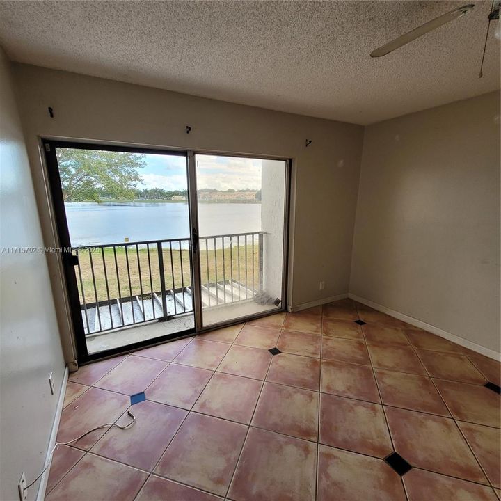 For Rent: $2,100 (2 beds, 2 baths, 832 Square Feet)