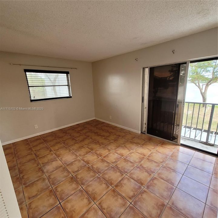 For Rent: $2,100 (2 beds, 2 baths, 832 Square Feet)