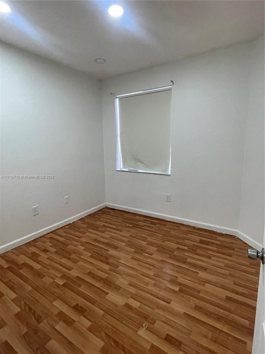 For Rent: $2,900 (3 beds, 2 baths, 967 Square Feet)