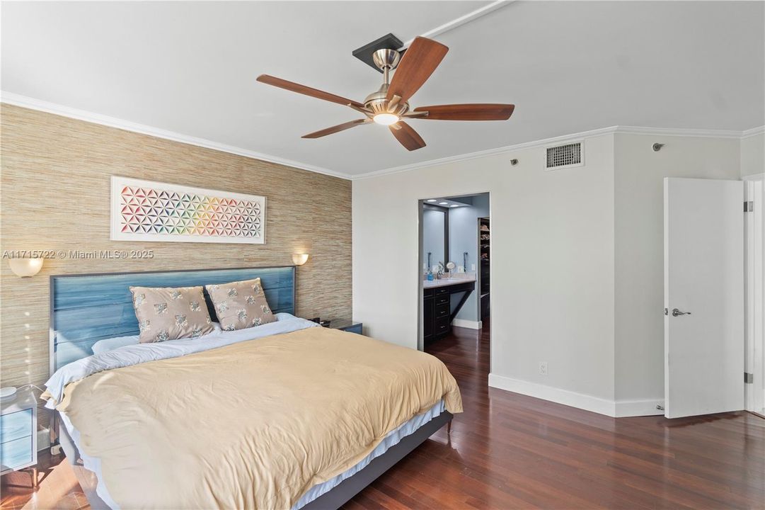 For Sale: $675,000 (2 beds, 2 baths, 1353 Square Feet)