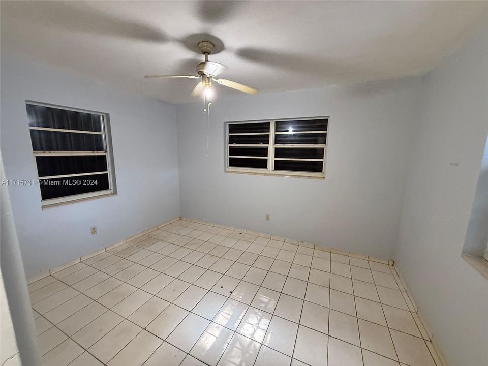 For Rent: $2,600 (3 beds, 2 baths, 2580 Square Feet)