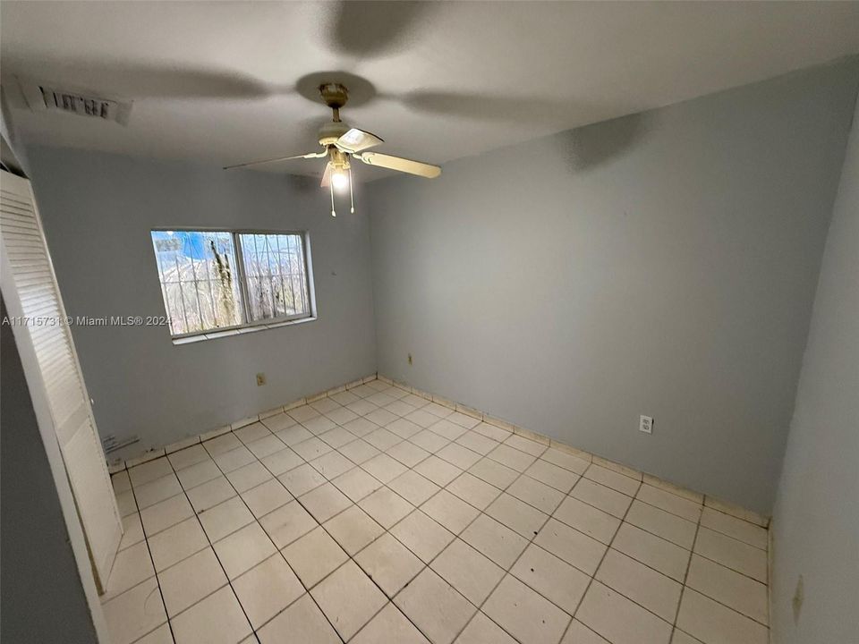 For Rent: $2,600 (3 beds, 2 baths, 2580 Square Feet)