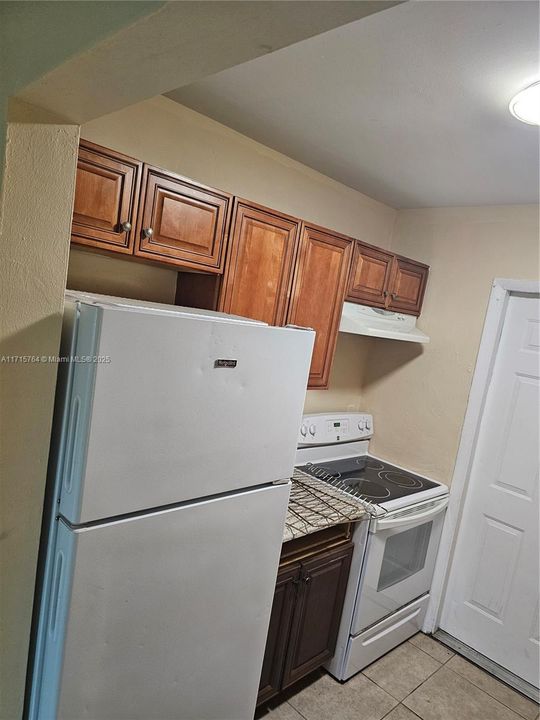 For Rent: $2,000 (3 beds, 2 baths, 2131 Square Feet)