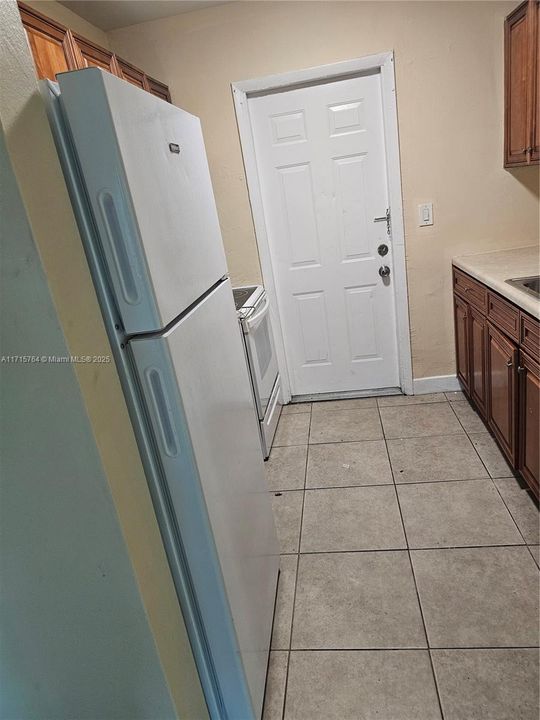 For Rent: $2,000 (3 beds, 2 baths, 2131 Square Feet)