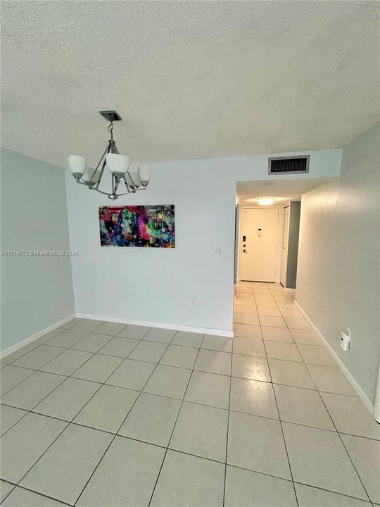 For Rent: $1,750 (1 beds, 1 baths, 825 Square Feet)