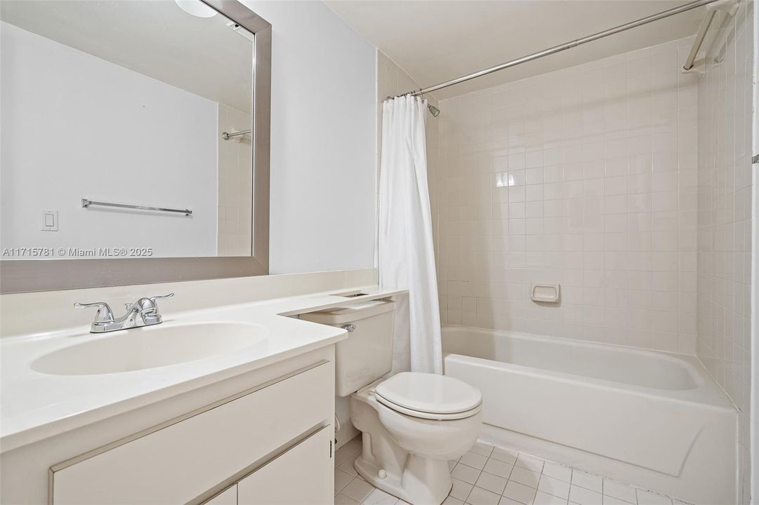 For Sale: $379,900 (2 beds, 2 baths, 1040 Square Feet)