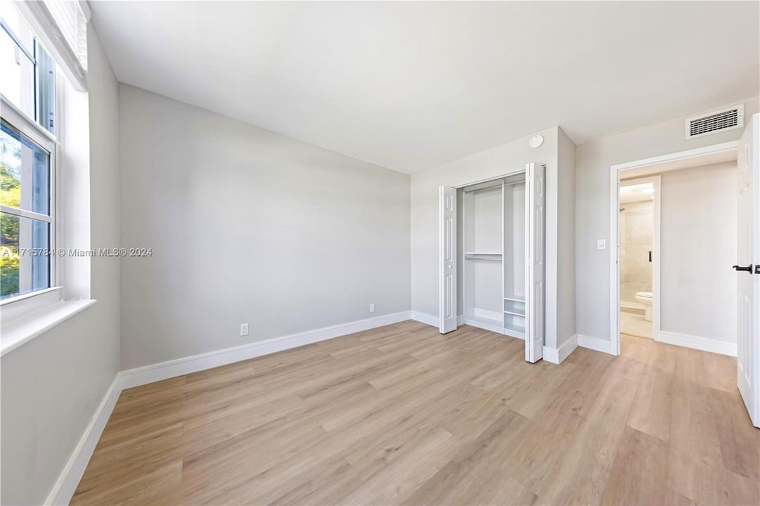 For Sale: $375,000 (2 beds, 2 baths, 1020 Square Feet)