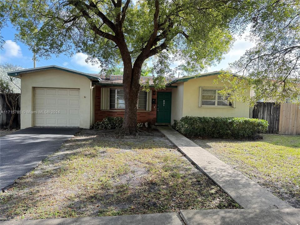 Recently Sold: $430,000 (3 beds, 2 baths, 1430 Square Feet)