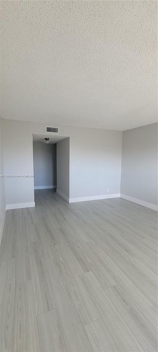 For Rent: $2,600 (2 beds, 2 baths, 1220 Square Feet)