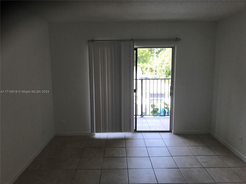 For Rent: $1,549 (1 beds, 1 baths, 750 Square Feet)