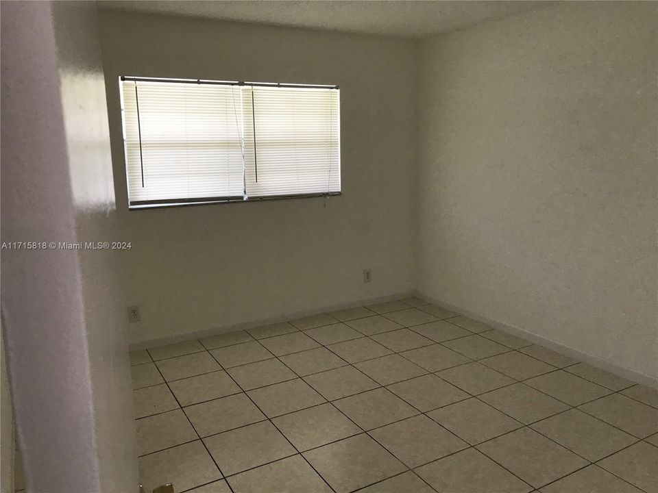 For Rent: $1,549 (1 beds, 1 baths, 750 Square Feet)