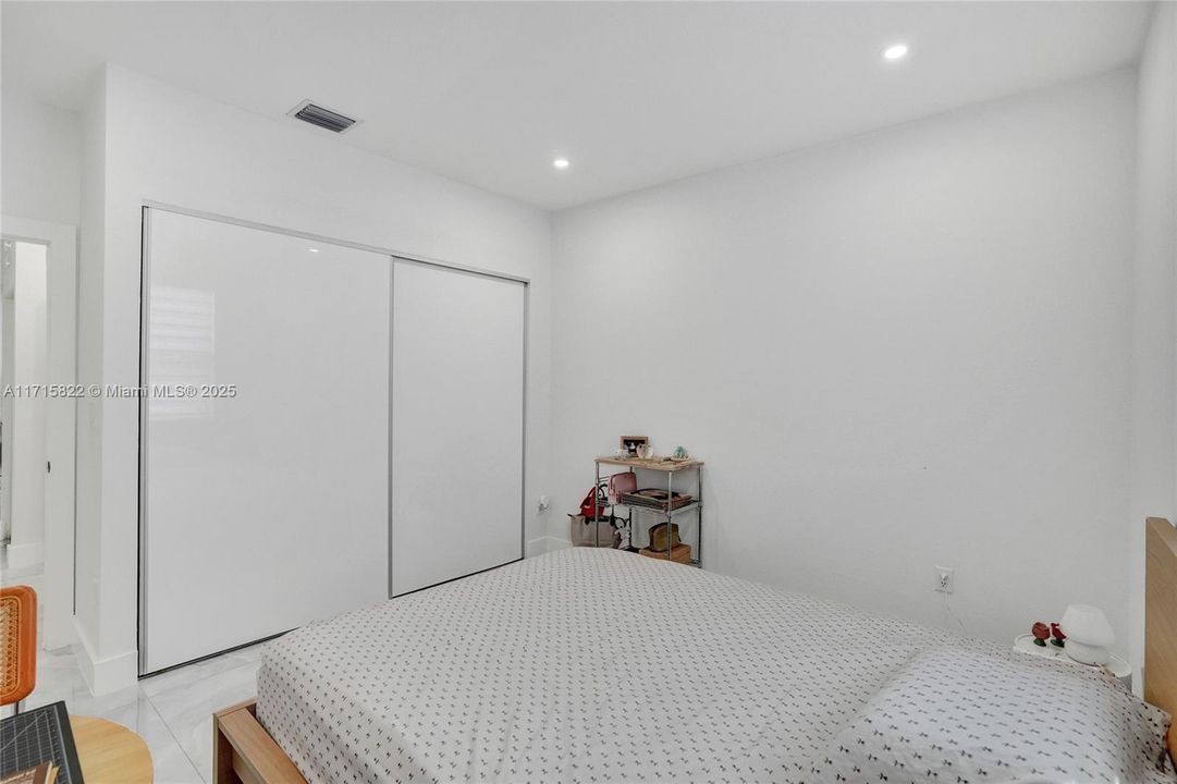 En Venta: $850,000 (5 camas, 3 baños, 2974 Pies cuadrados)