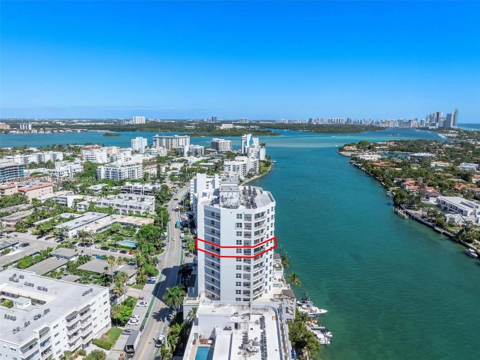 For Sale: $1,299,000 (3 beds, 2 baths, 1731 Square Feet)