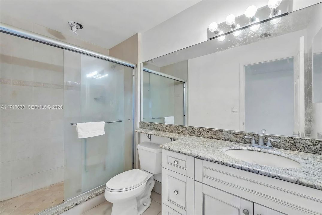 Activo con contrato: $1,120,000 (5 camas, 4 baños, 3418 Pies cuadrados)