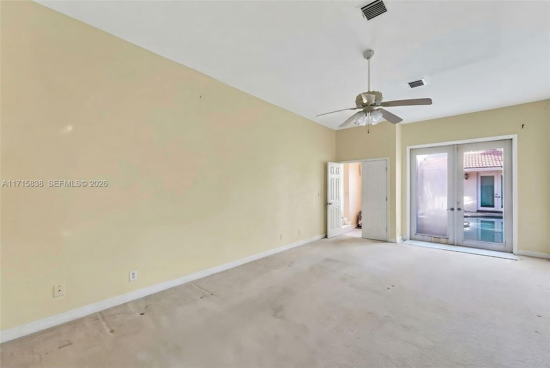 Activo con contrato: $1,120,000 (5 camas, 4 baños, 3418 Pies cuadrados)